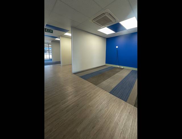 358M² OFFICE TO LET IN LYME PARK